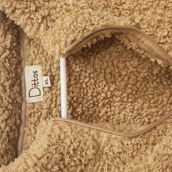 Ditto size XL cozy Teddy Sherpa camel pull over sweater - Picture 2 of 5